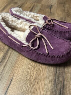 UGG Australia Dakota Metallic Port Purple Slipper Moccasin 10 Sheepskin